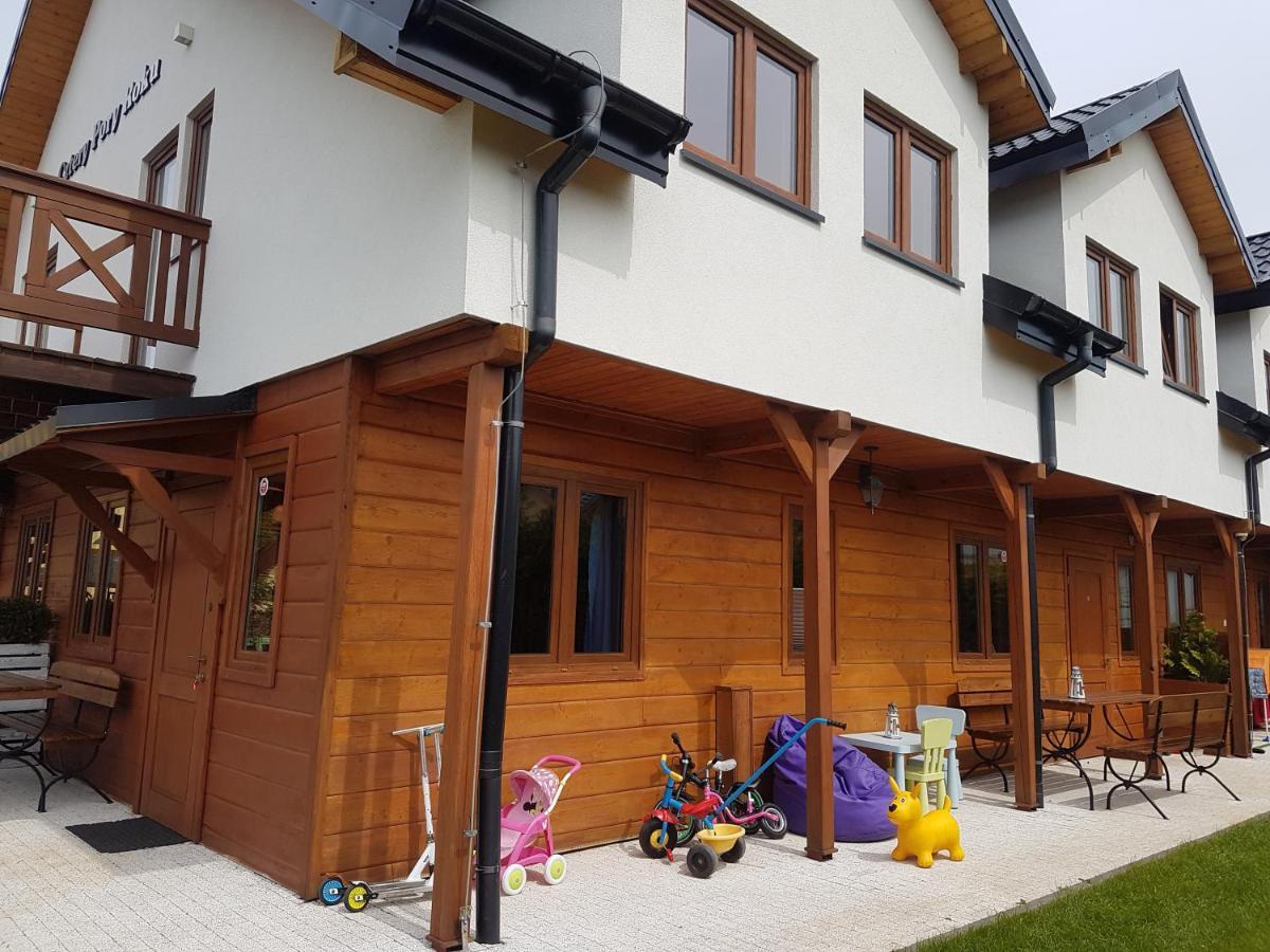 Cztery Pory Roku Villa Сърбиново Екстериор снимка