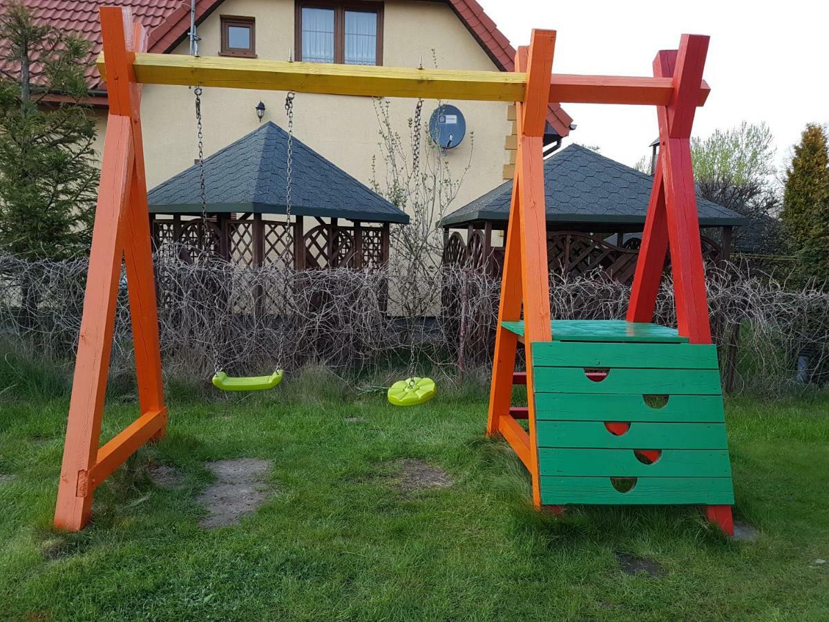 Cztery Pory Roku Villa Сърбиново Екстериор снимка